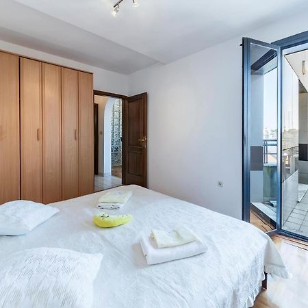 1 Bedroom Beautiful Apartment In Pola Esterno foto